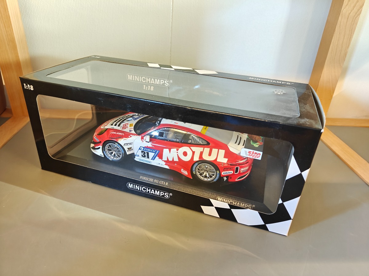 Minichamps model af Porsche 911 GT3 R 1:18