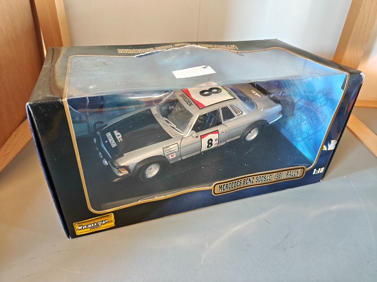 Ricko model af Mercedes Benz 500 SLC 1:18