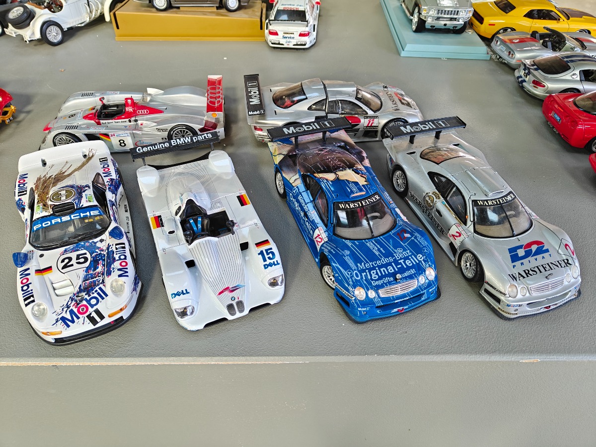 Samling af GT-modeller 1:18