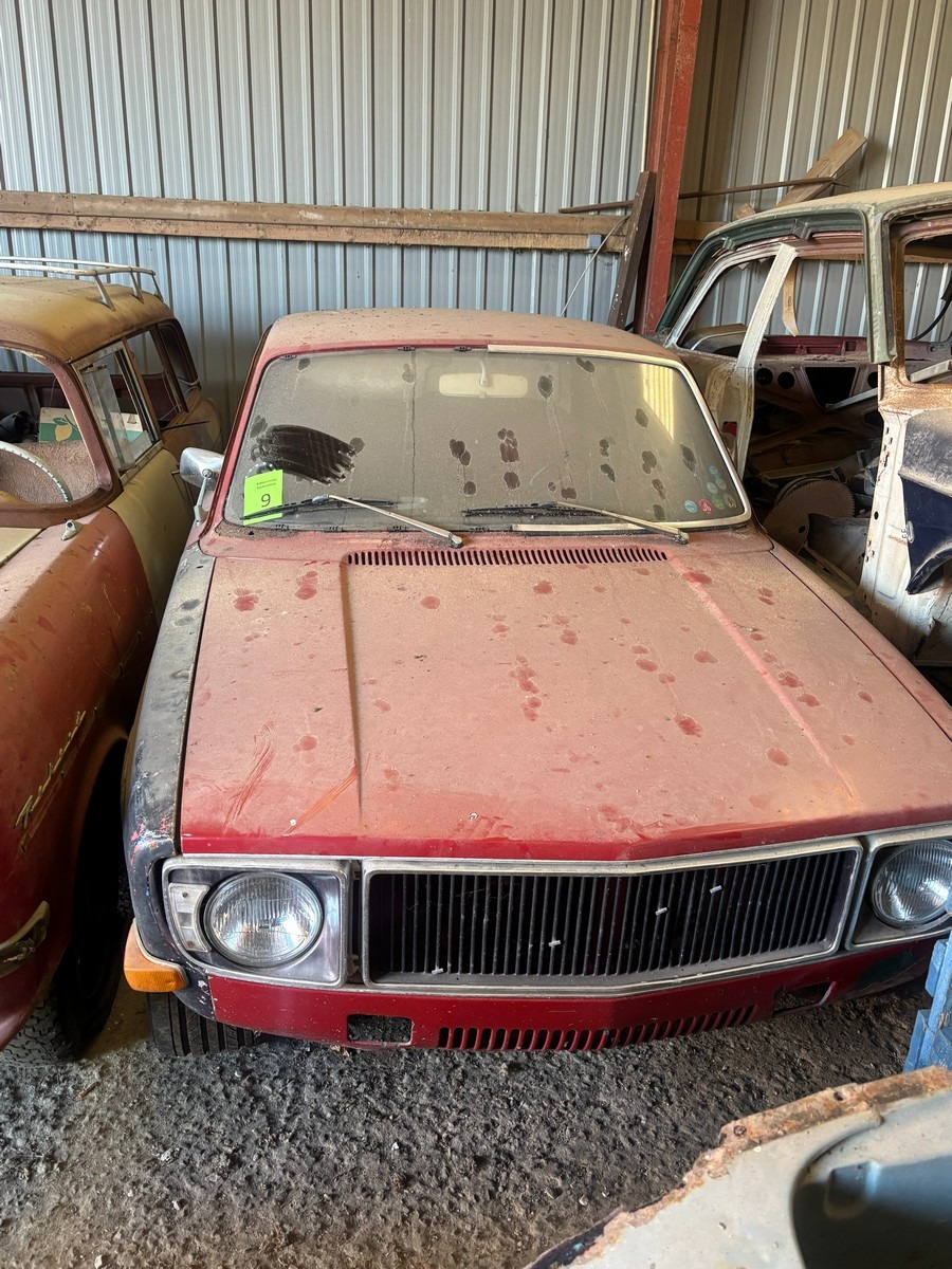 Volvo 142, med regi. Samt diverse papir fra told & skat. Motor udskiftet med en rover motor