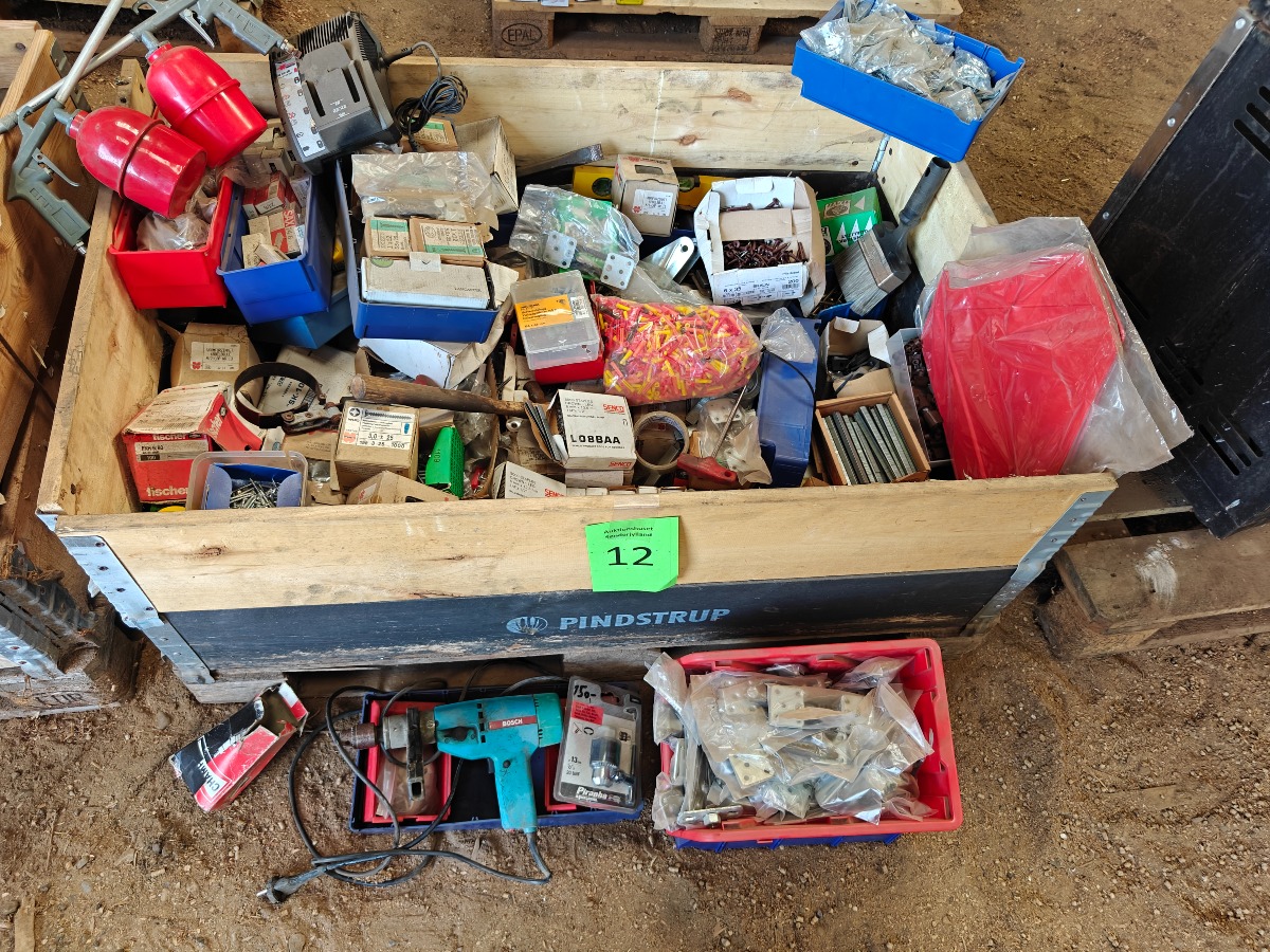 Parti  skruer & kramper 