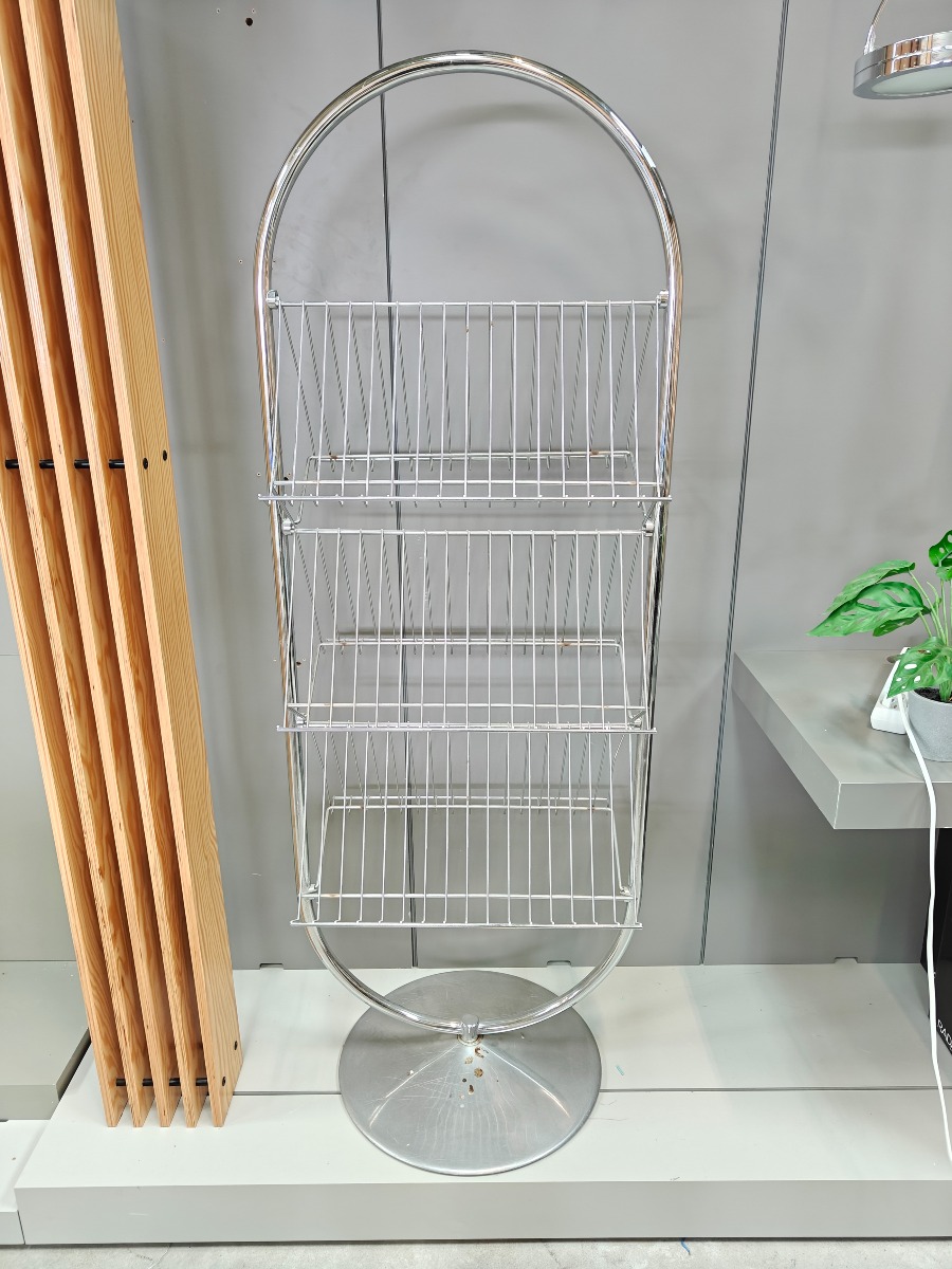 Verner Panton. Blad/Magasinholder 