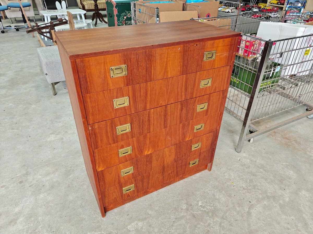 Kommode af teak