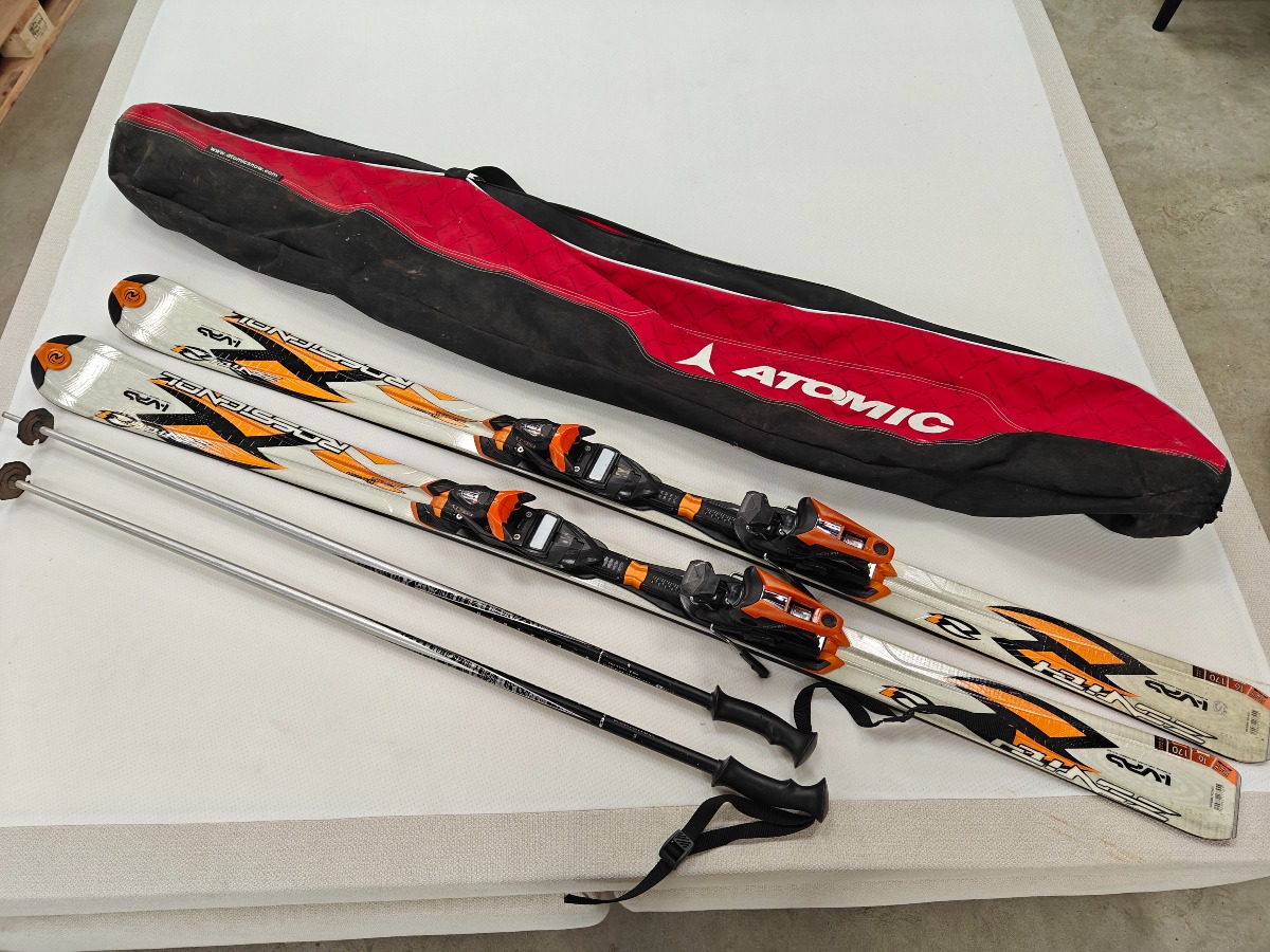 Rosignol alpinski og Salomon Northpole stave