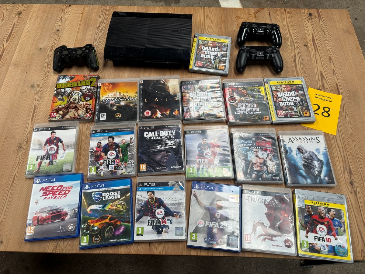 PS 3 med diverse spil & 3 controller (Uden strømstik & kabler)