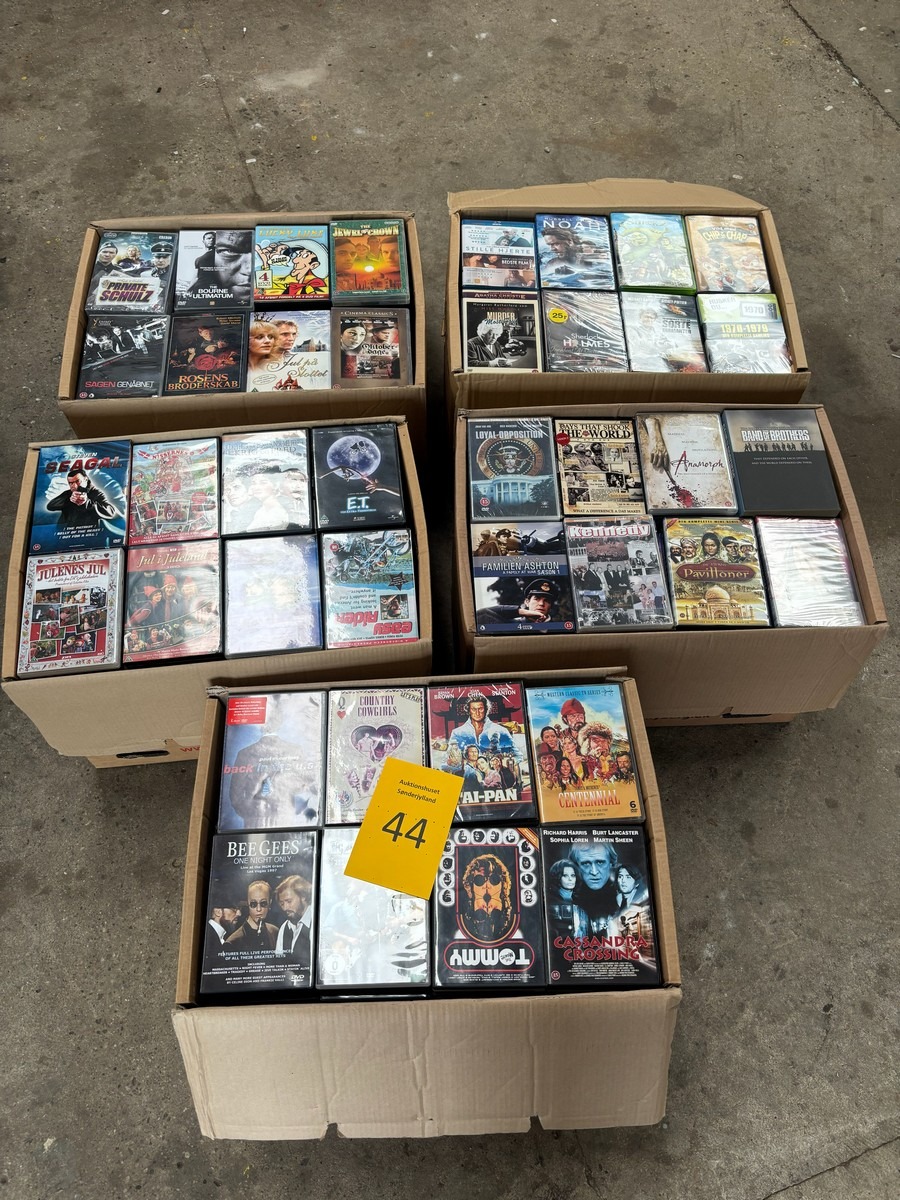 Stor samling DVDér - 5 flyttekasser 