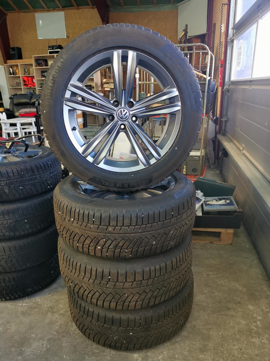 Originale VW Tiguan Sebring fælge med vinterdæk 19