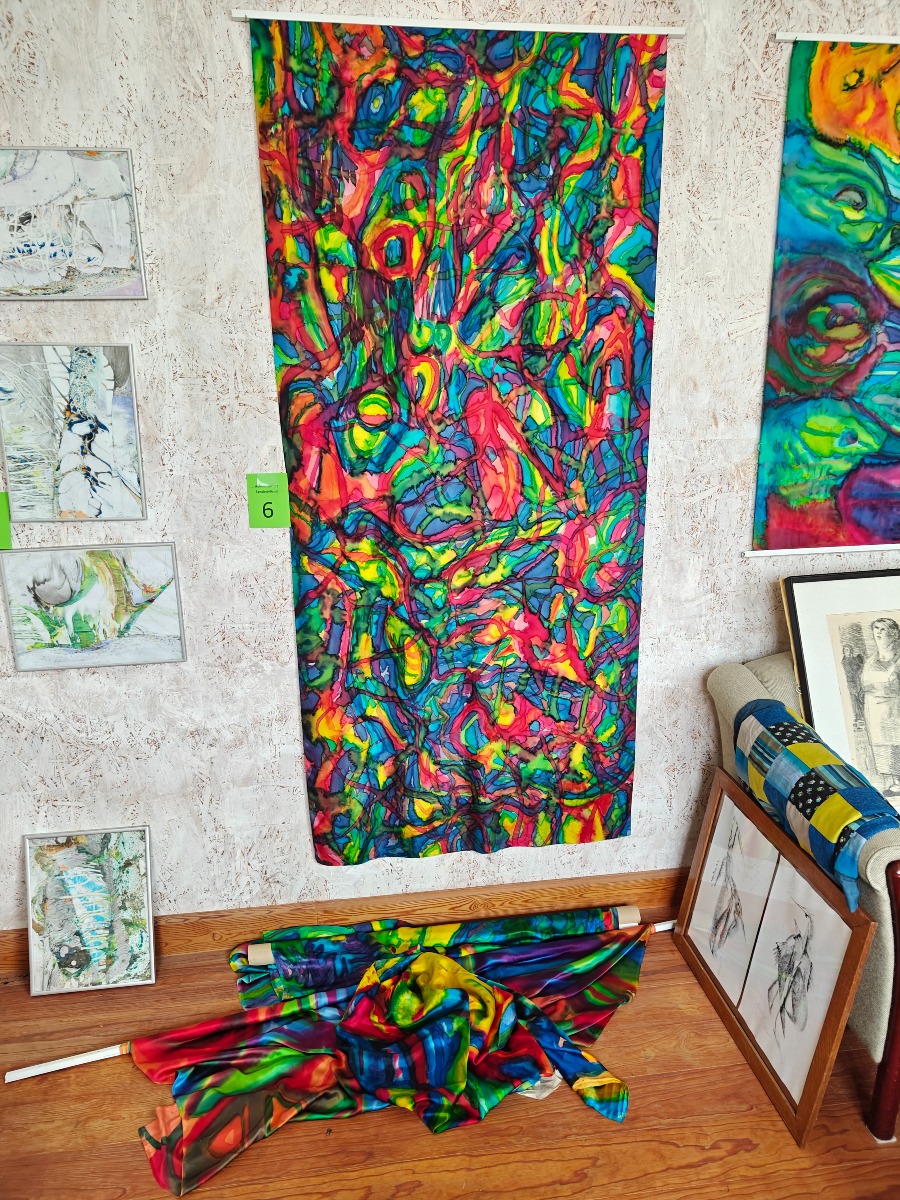 Marianne Permin. Bemalet silke