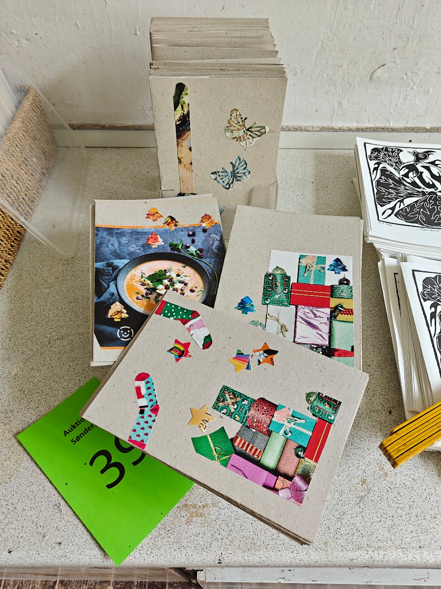 Postkort med papirklip