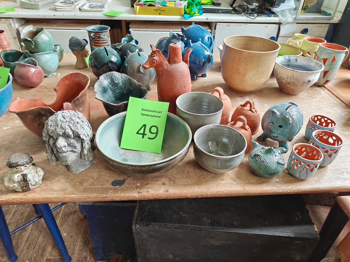 Marianne Permin. Forskelligt keramik