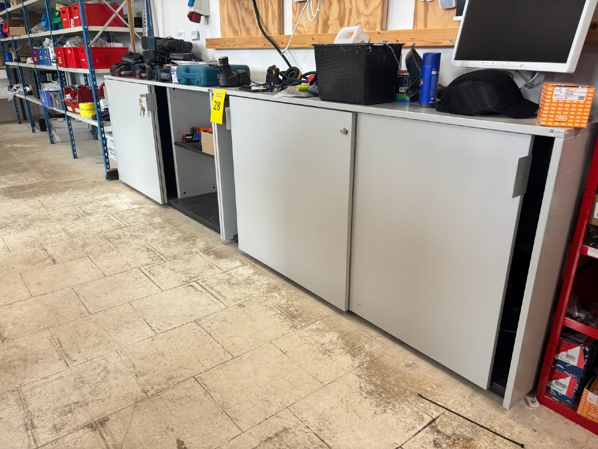 2 stk. Opbevaringsskabe fra Dencon Røsfeld (Uden indhold)