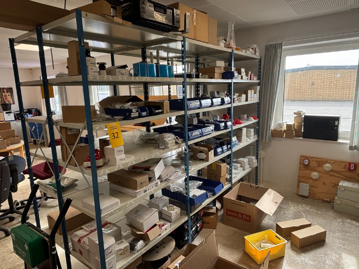 3 fags værksteds / lagerreol (Uden indhold)