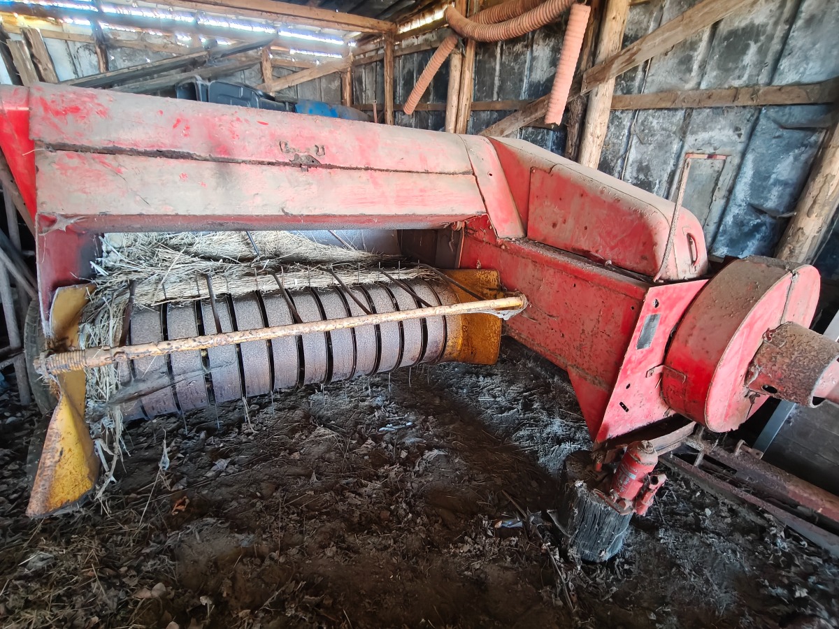 New Holland småballe presser & ballevogn 