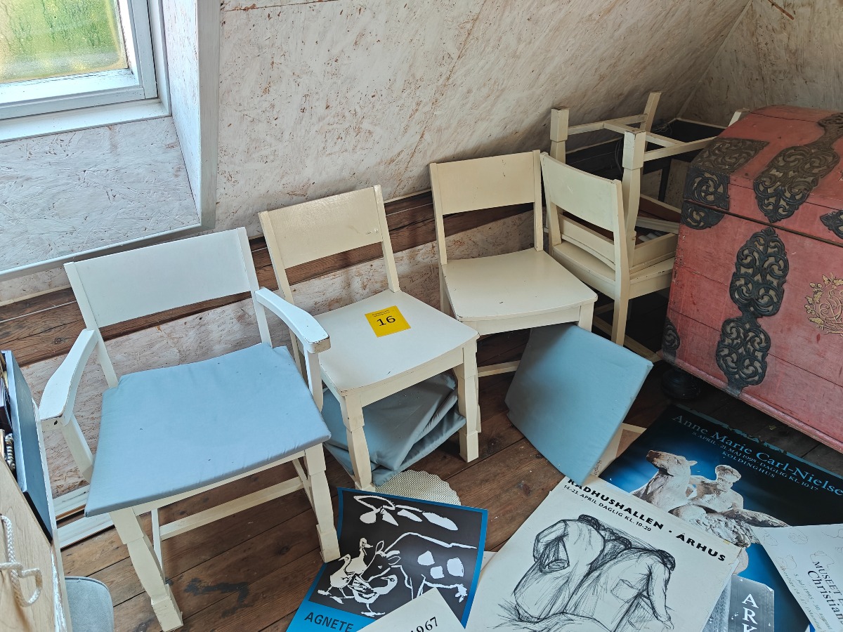 5 hvidmalede stole