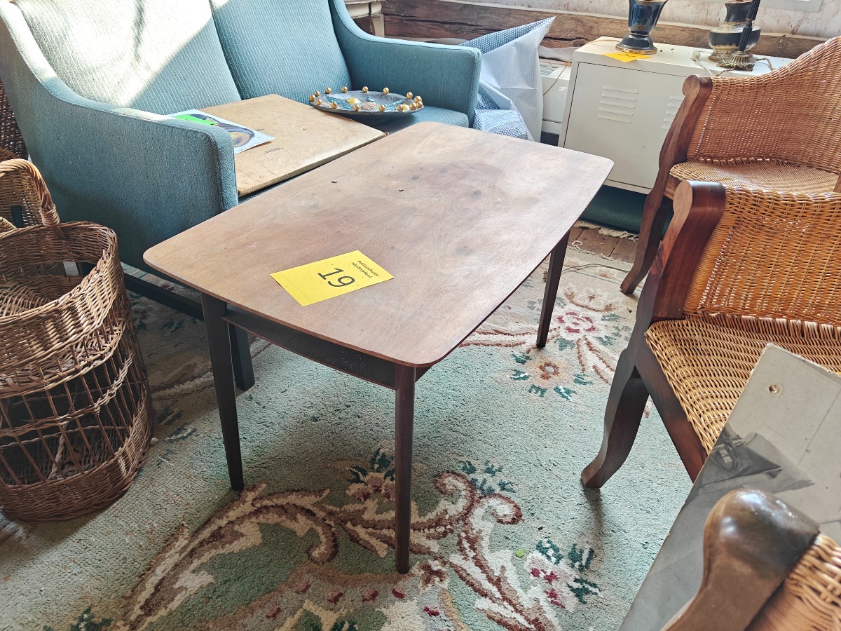 Lille sofabord af teak