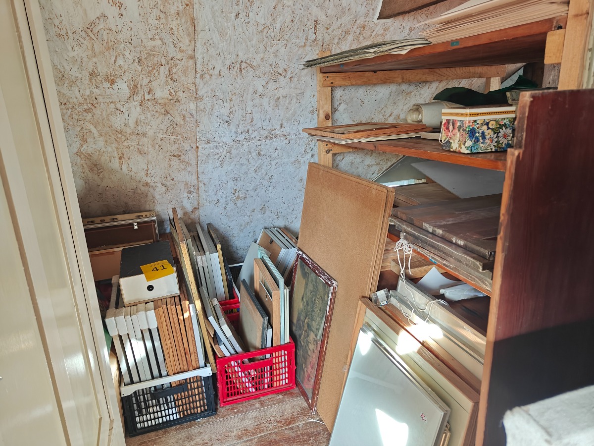 Stor mængde rammer og tilbehør