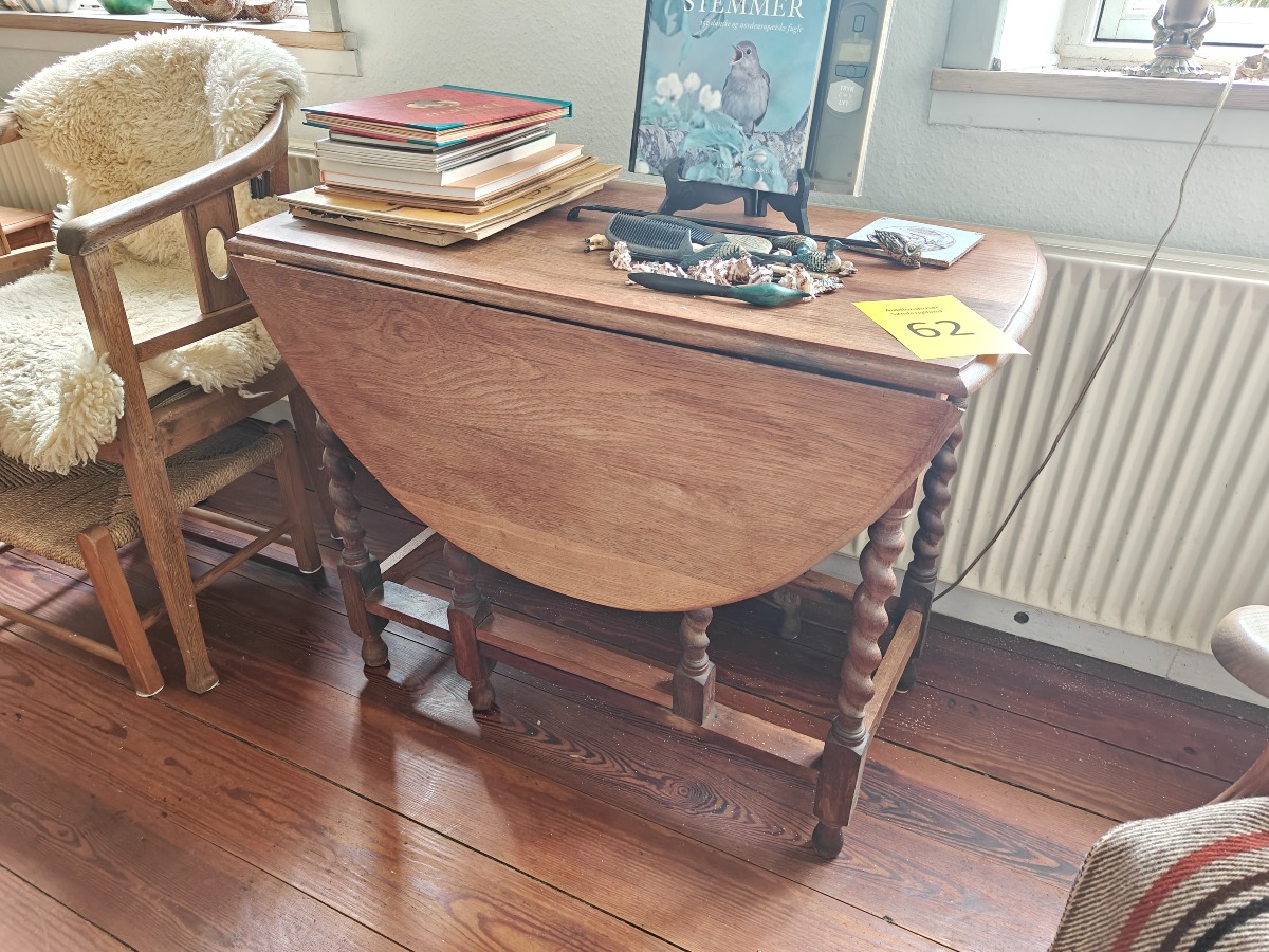 Gateleg bord med oval top