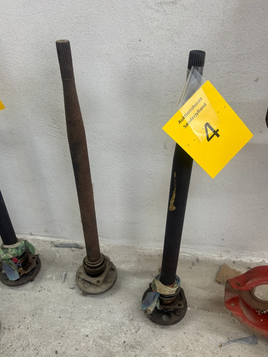 2 stikaksler 4 huller 4x 100 70 cm høj umiddelbart Kadett C GTE