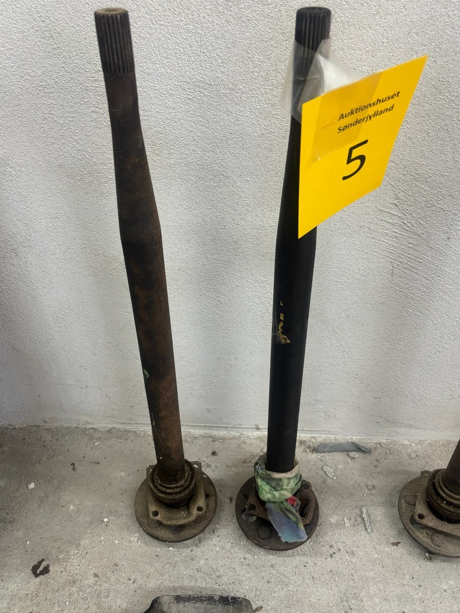 2 stikaksler 4 huller 4x 100 70 cm høj umiddelbart Kadett C GTE