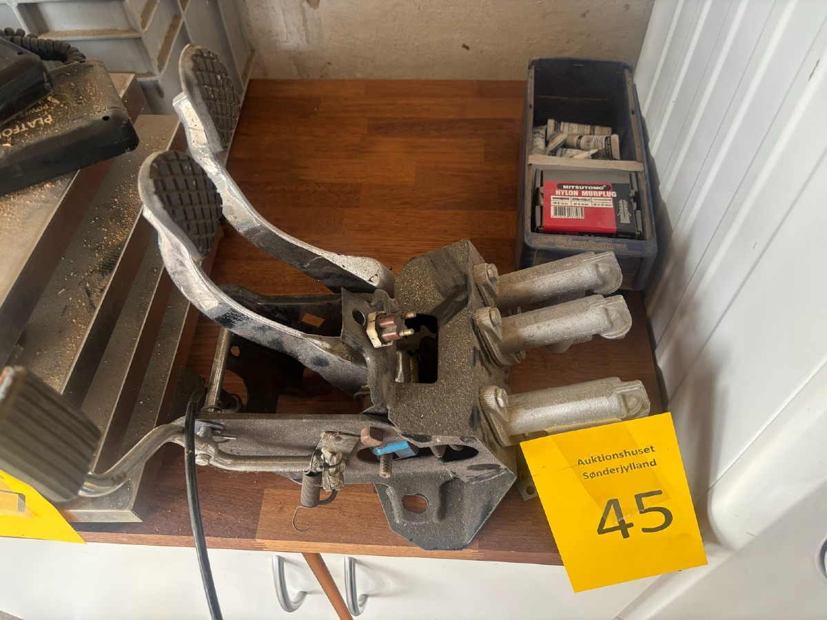 Ombygget pedalboks Opel Kadett C