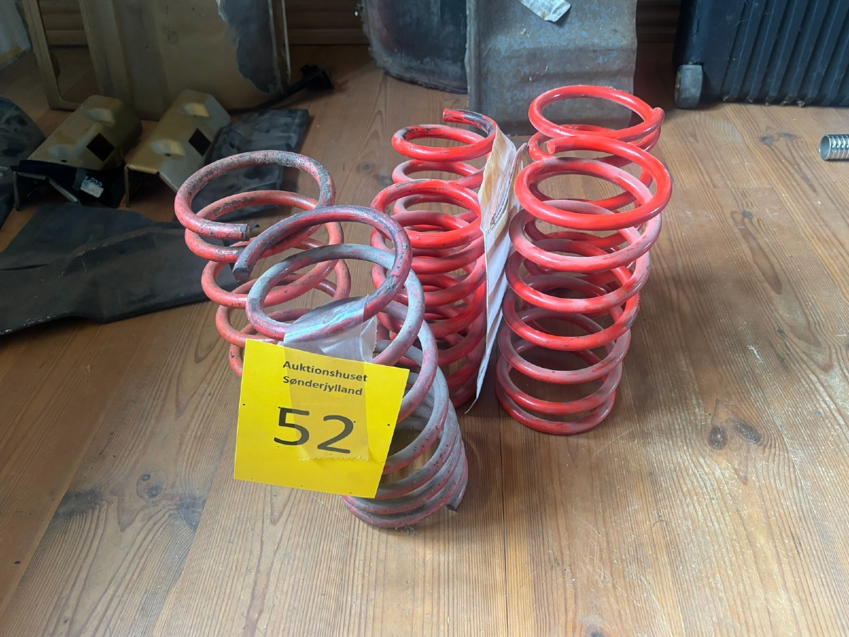 Fjedre 6 stk men de 4 er et sæt