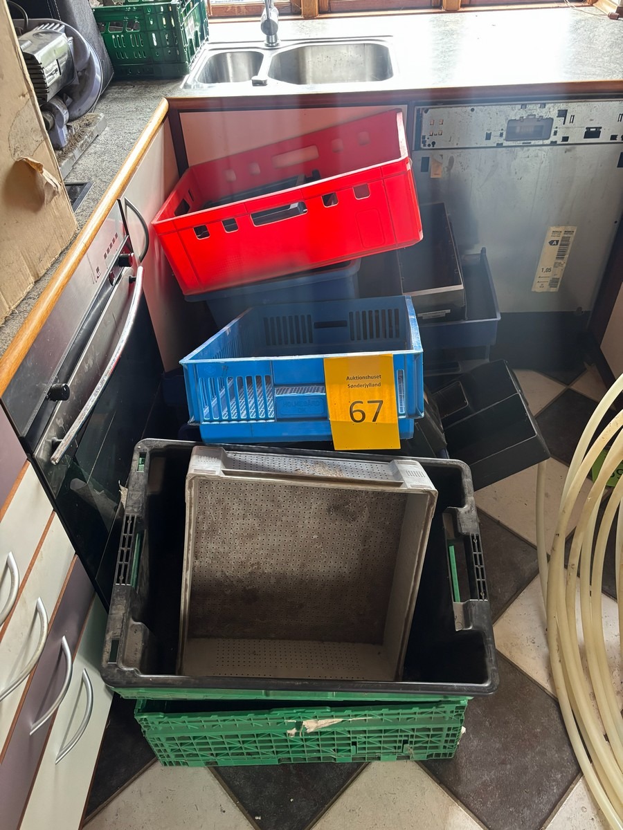 Diverse kasser (Forskellige str. og modeller)