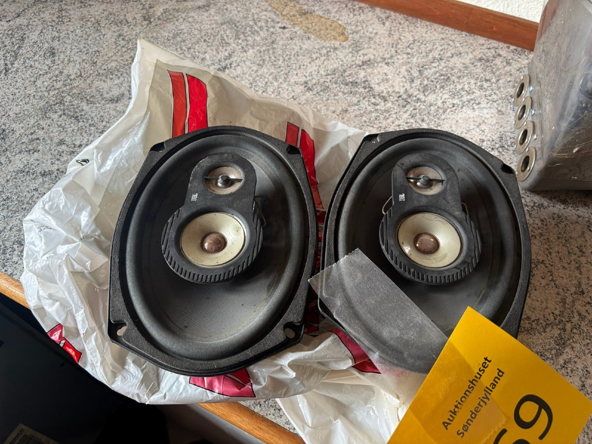 2 JBL højtalere 9 x 16