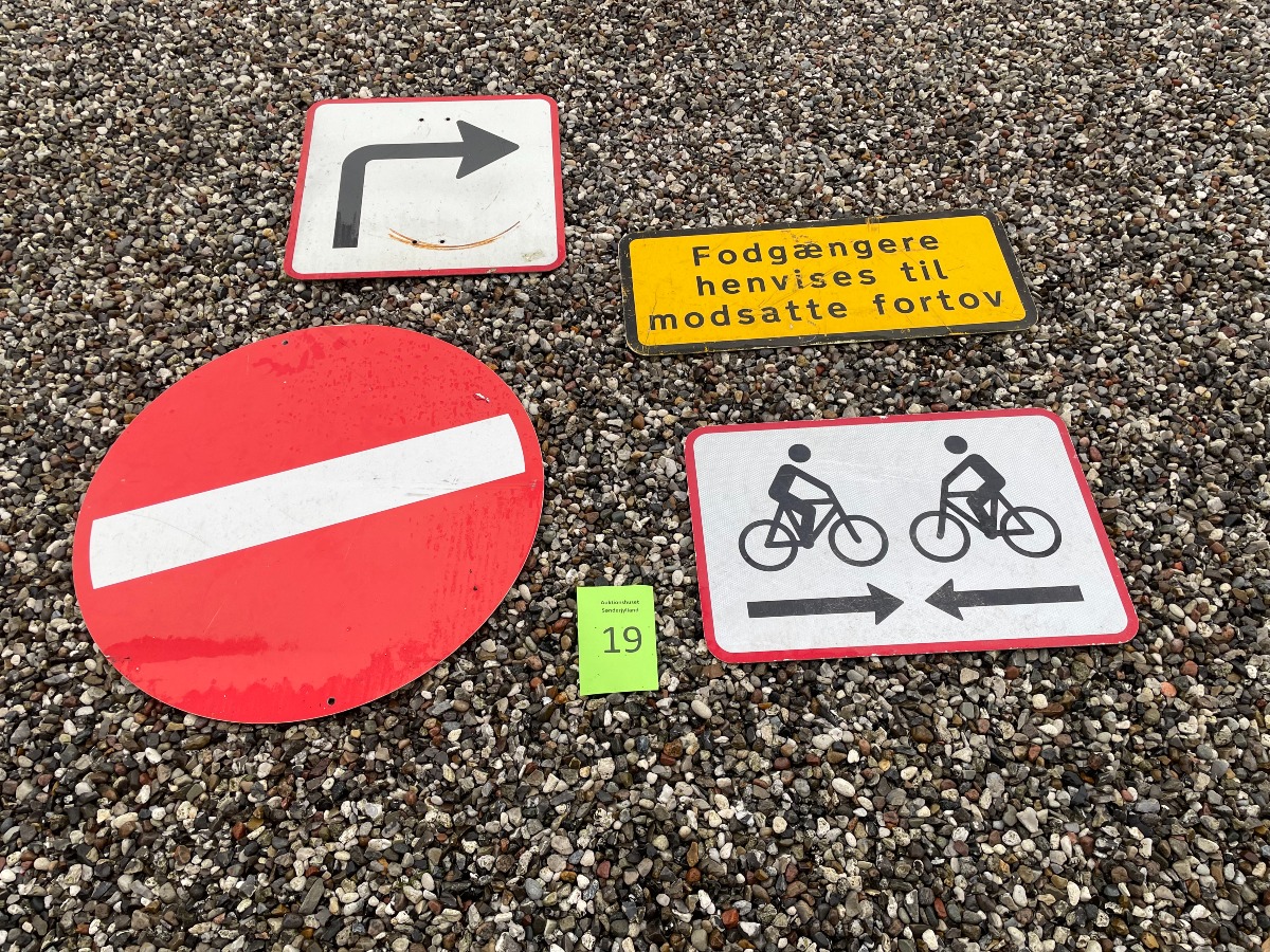 4 vejskilte