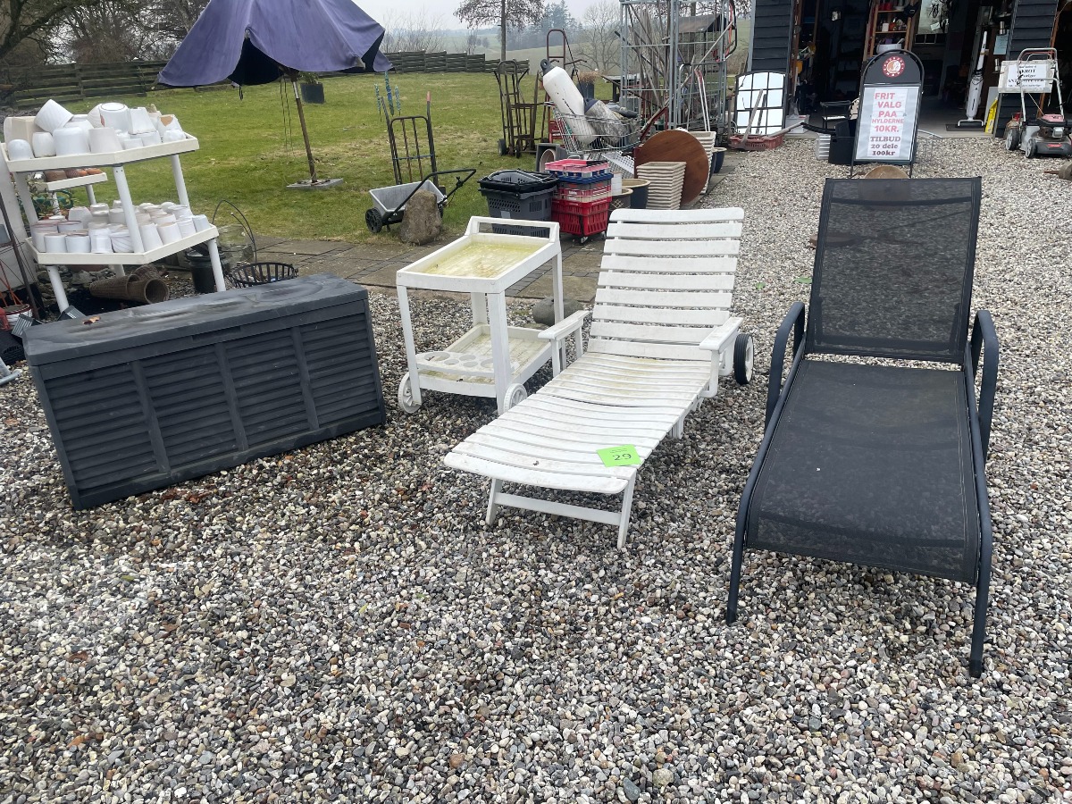 4 havemøbler. 
