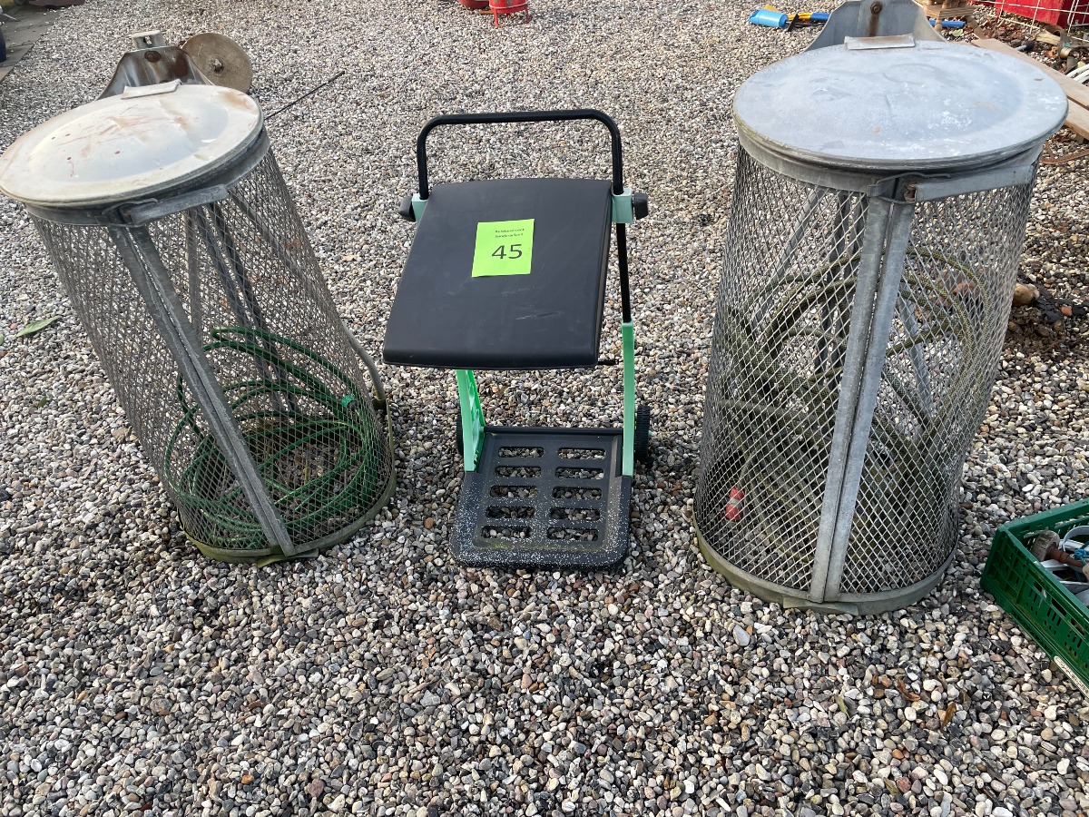 3 Skraldespandsstativer. 