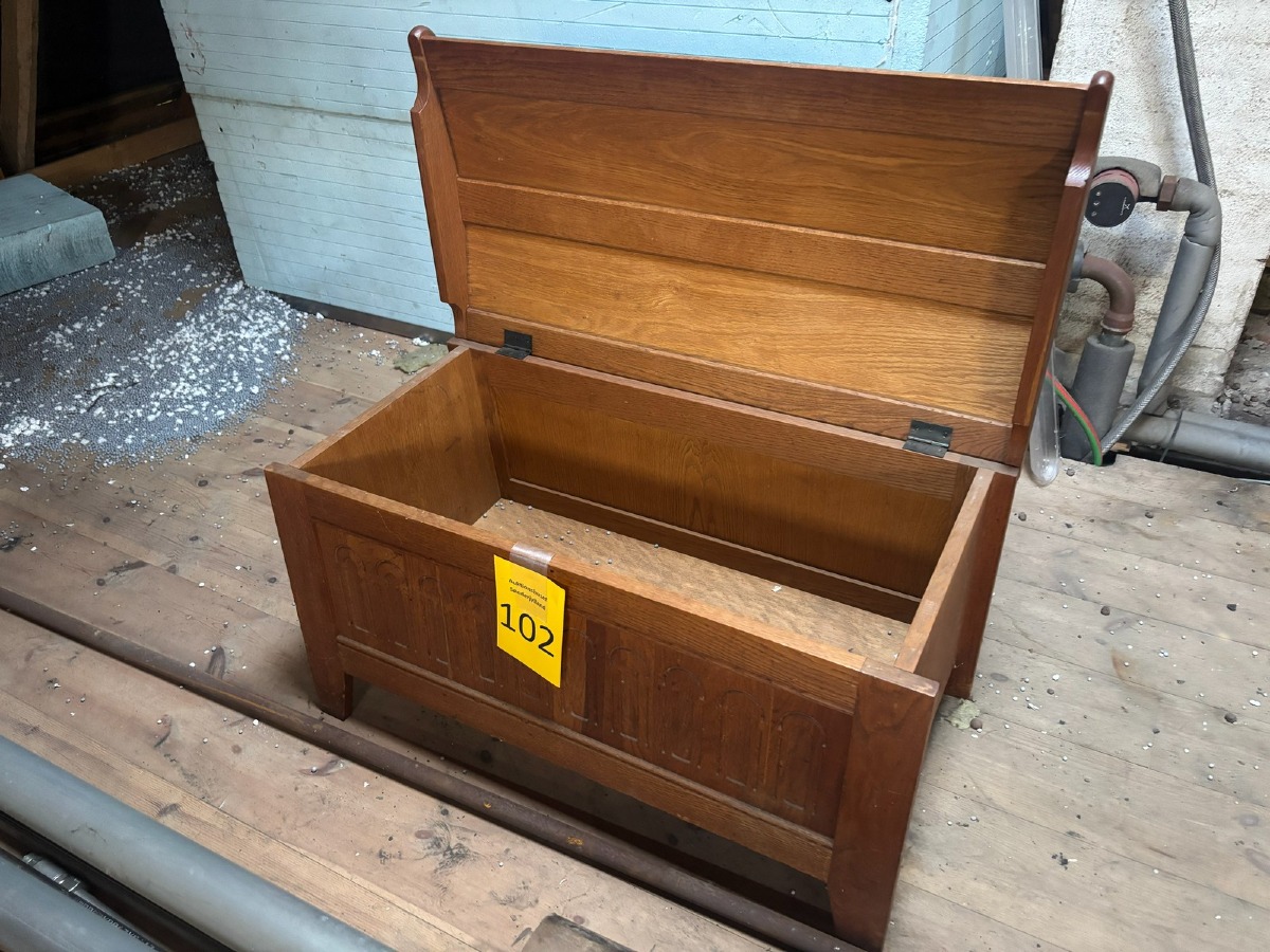 Trækiste / opbevaringsbænk i træ