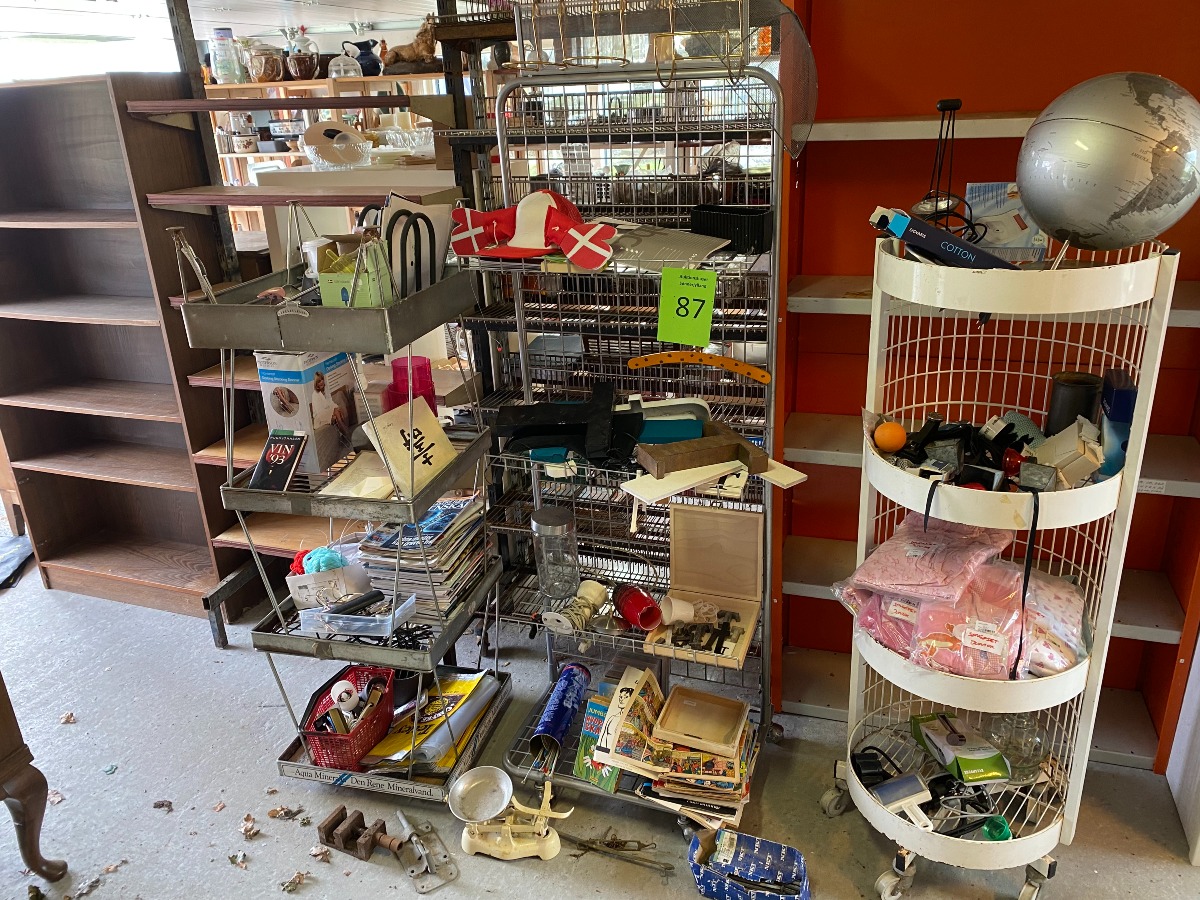 3  flyttekasser med diverse indbo / “Lopper” 