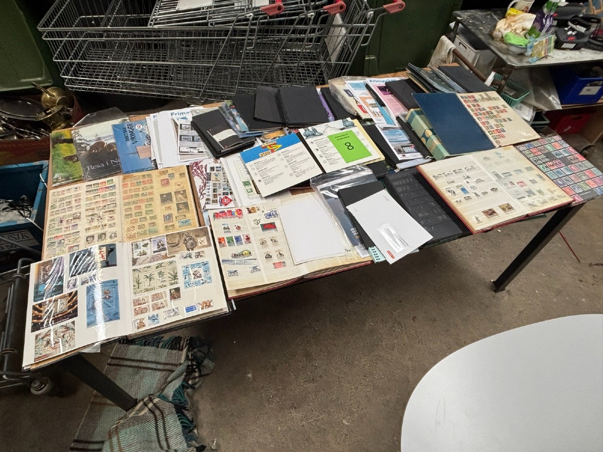 Stort parti blandet frimærker 