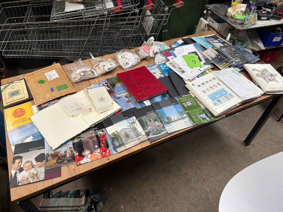 Stort parti blandet frimærker 