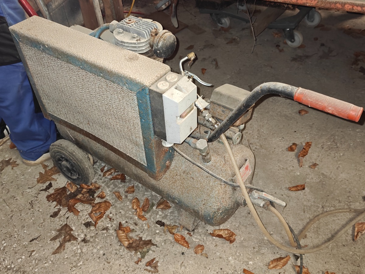 Kompressor. Mrk: KGK. 