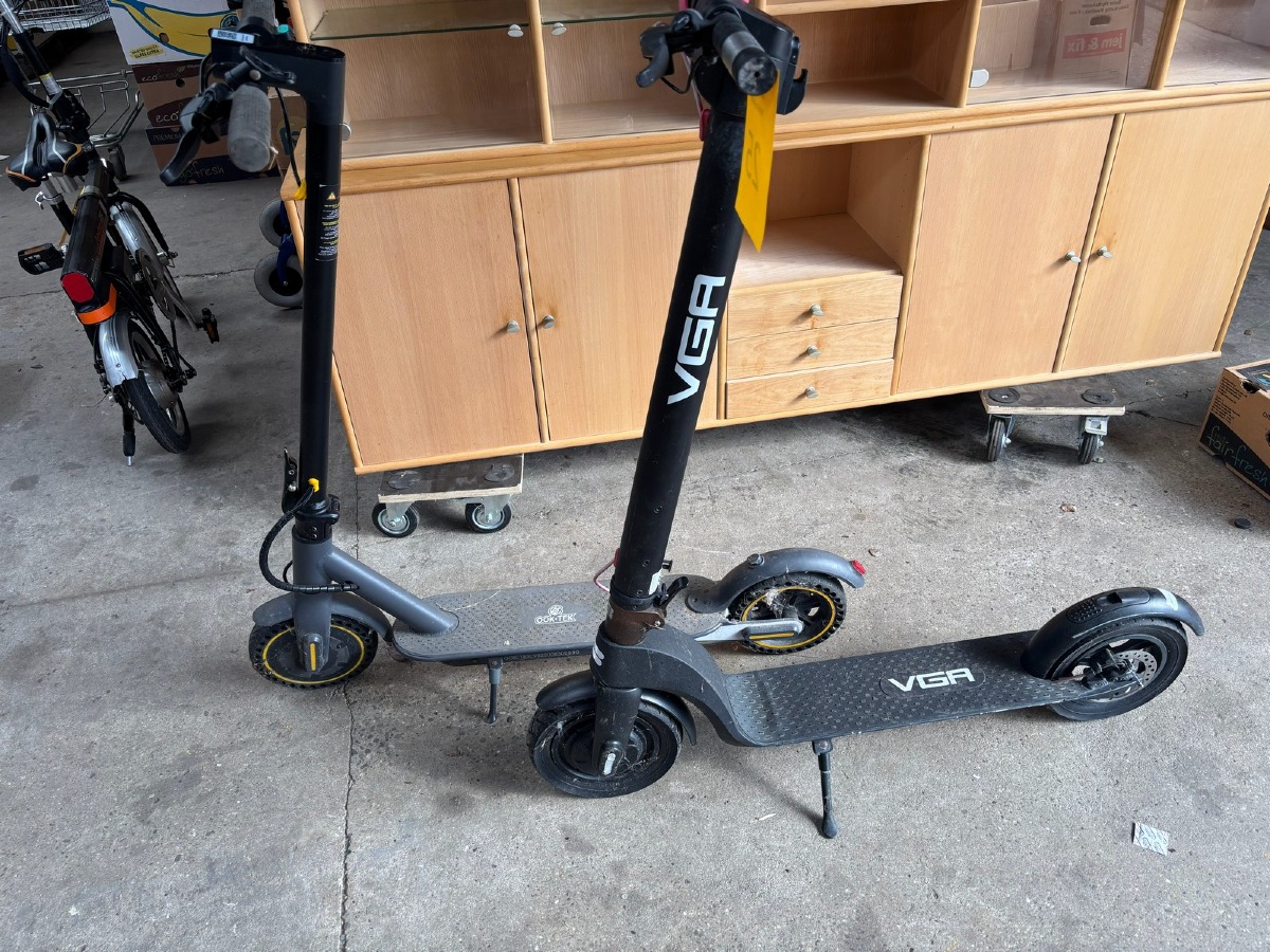 2 stk. Foldbar elektrisk løbehjul (Uden lader)