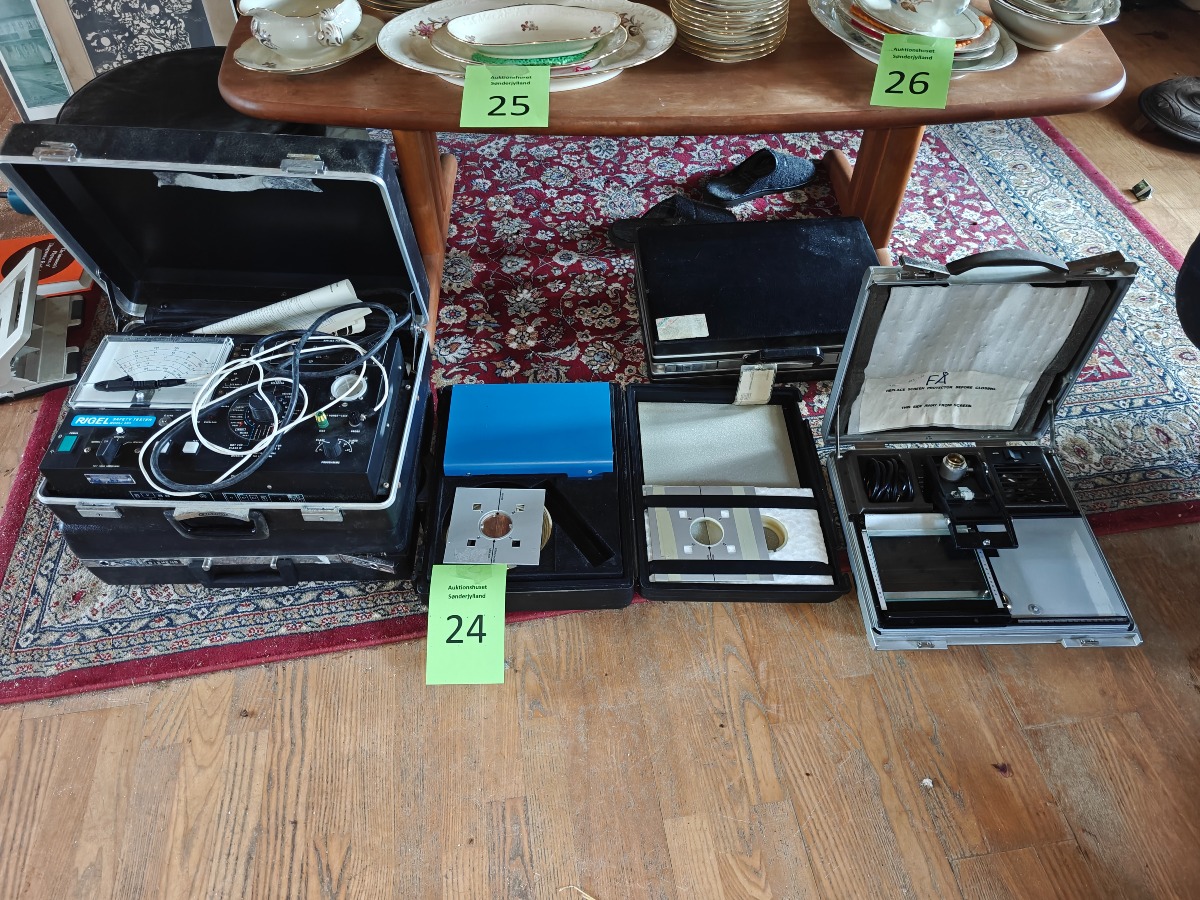 Div måleudstyr. Se fotos. 