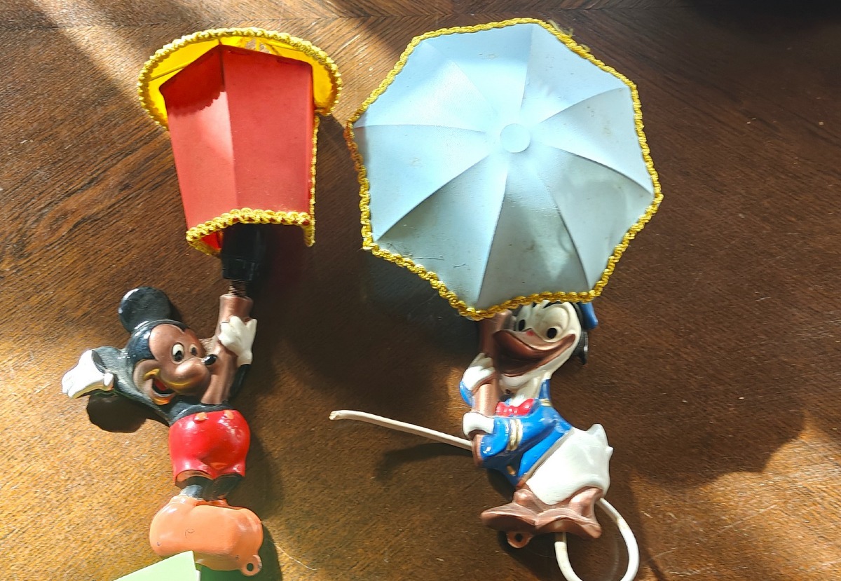 2 Disney retro væglamper