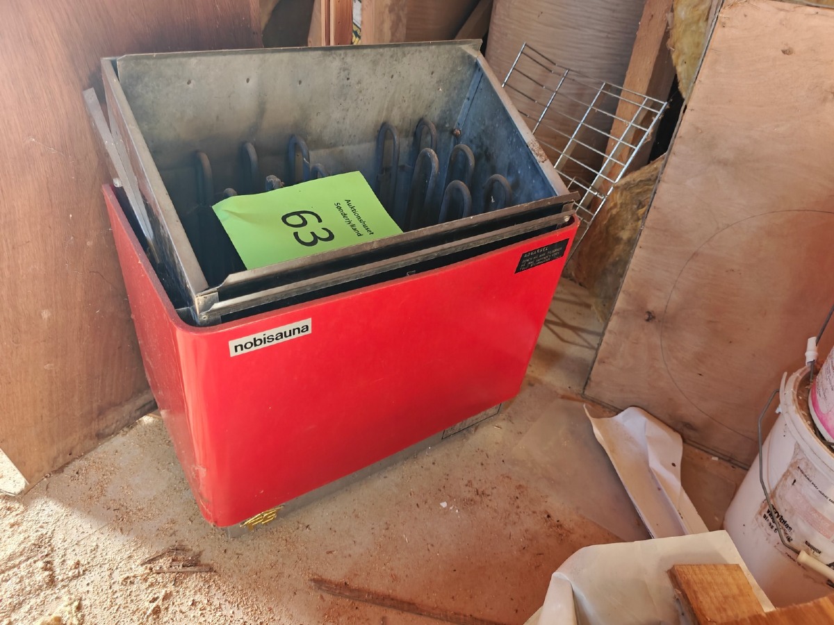 Saunaovn. Mrk: NobiSauna. Brugt. Står på 1. sal.  Øvrige effekter på fotos medfølger ikke. 