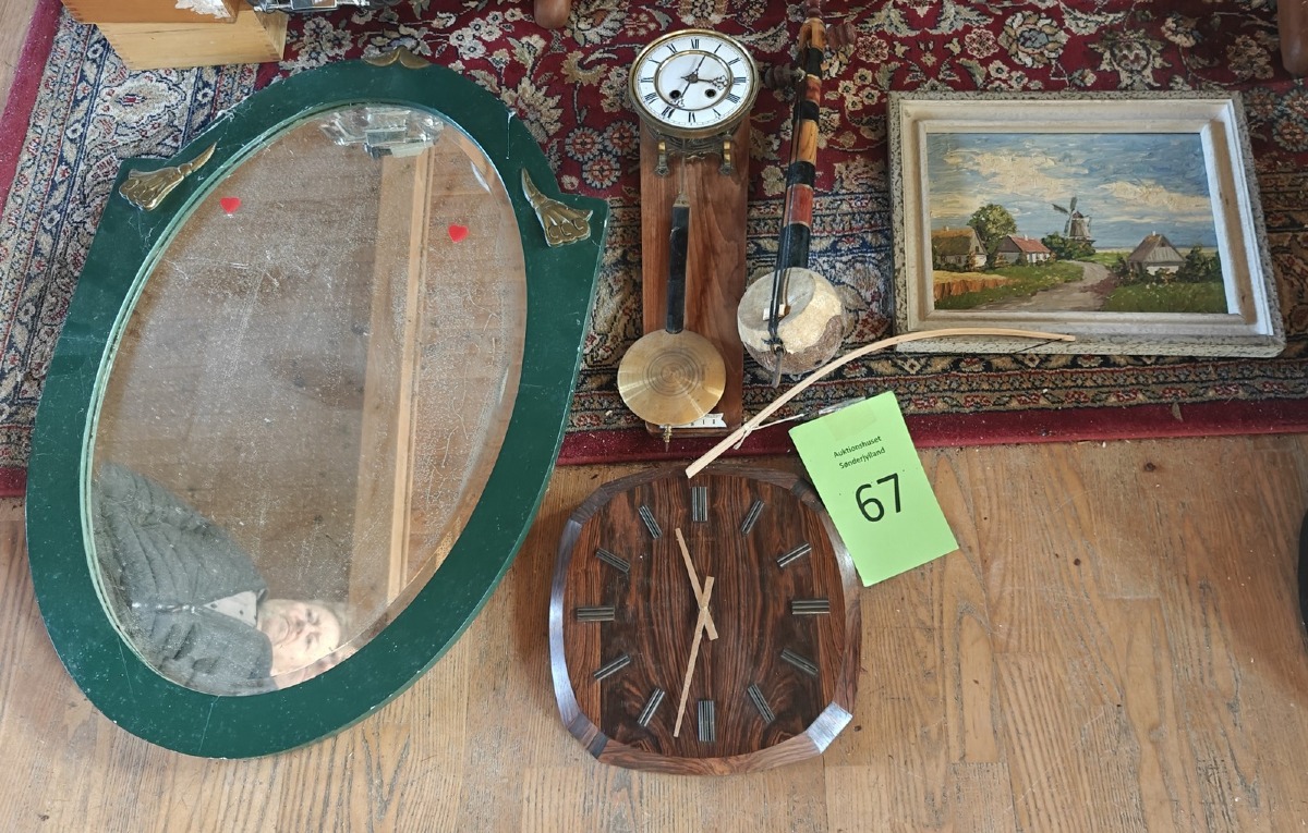 Spejl, ure, billede mm. 