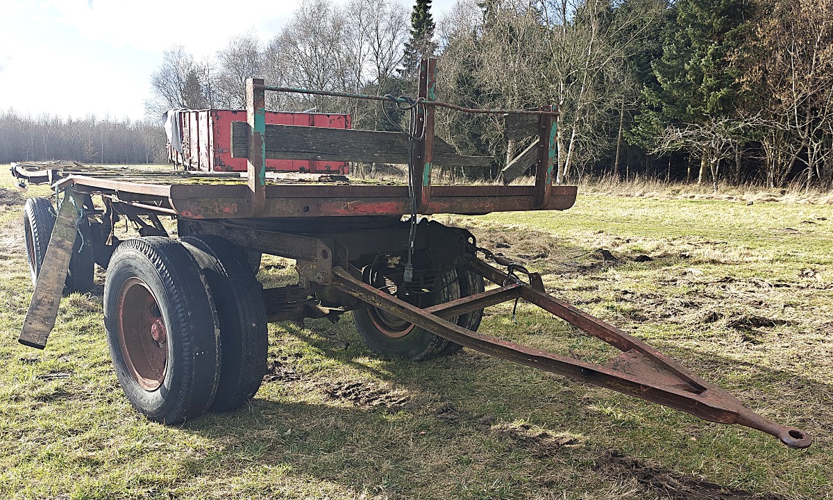 halmvogn Trænger til ny bund. 