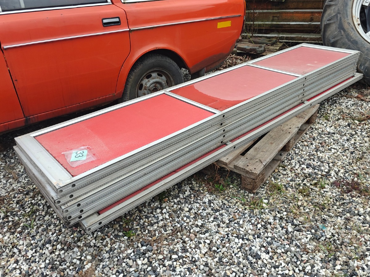 6 Elementer t/aluport. Mål: B: 300 cm. H: 60 cm./stk. Brugte.