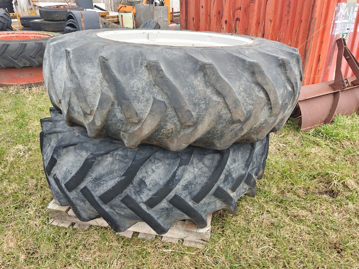 1 Sæt traktor baghjul. 18.4 x 38. 