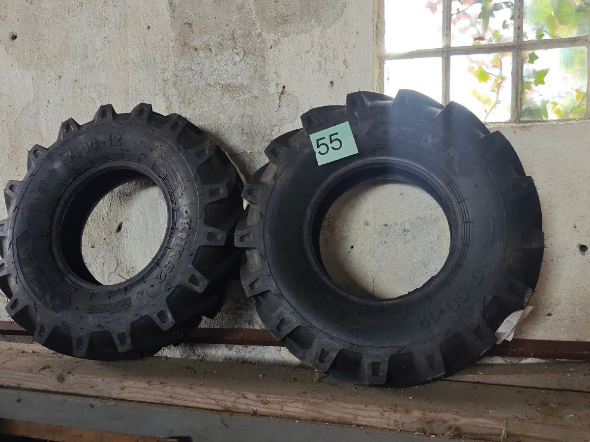 2 Mini-traktordæk. 7.0 x 12. 6 Lags. Ubrugte.