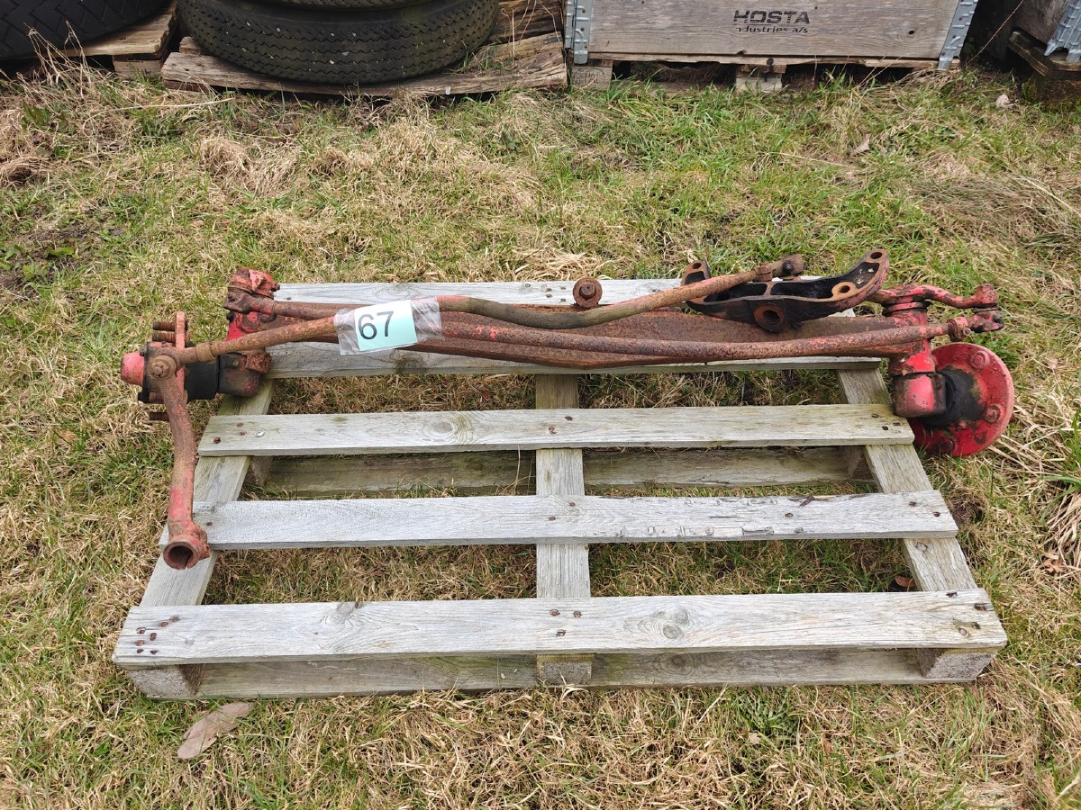 Foraksel t/David Brown traktor. 