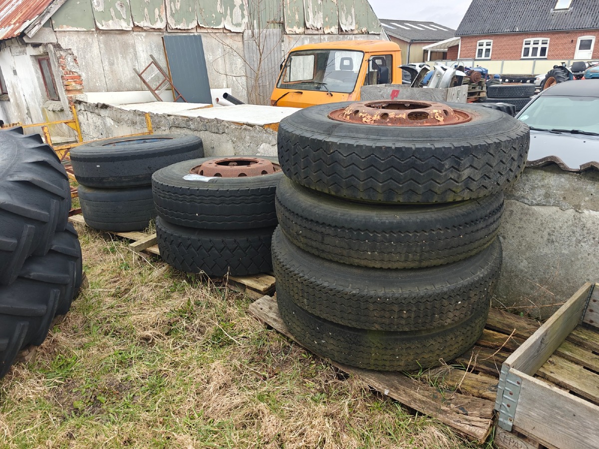 8 Ass. lastvognshjul. 20