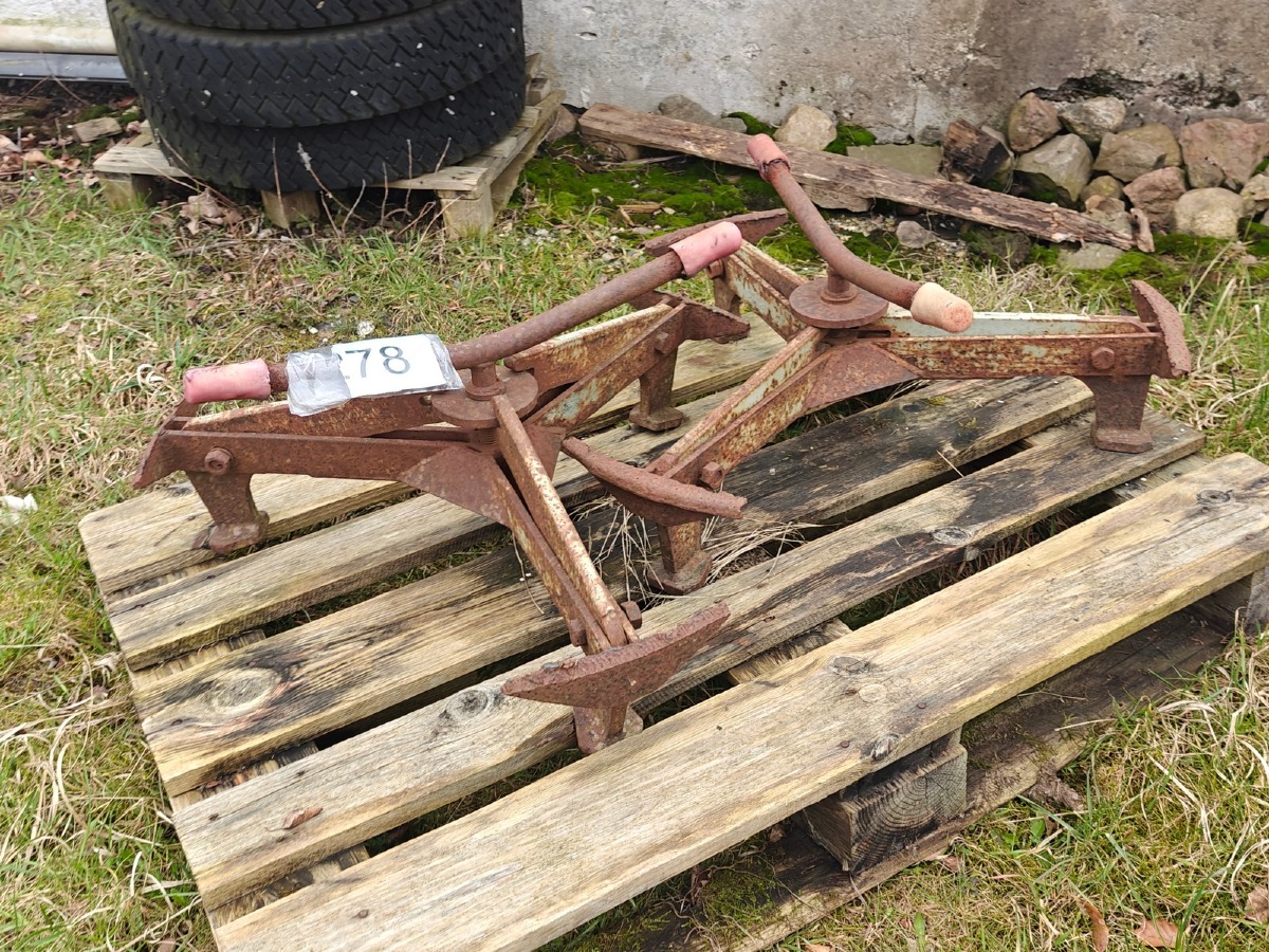 Spændebeslag t/tvillingehjul. 3-armet. Til 28