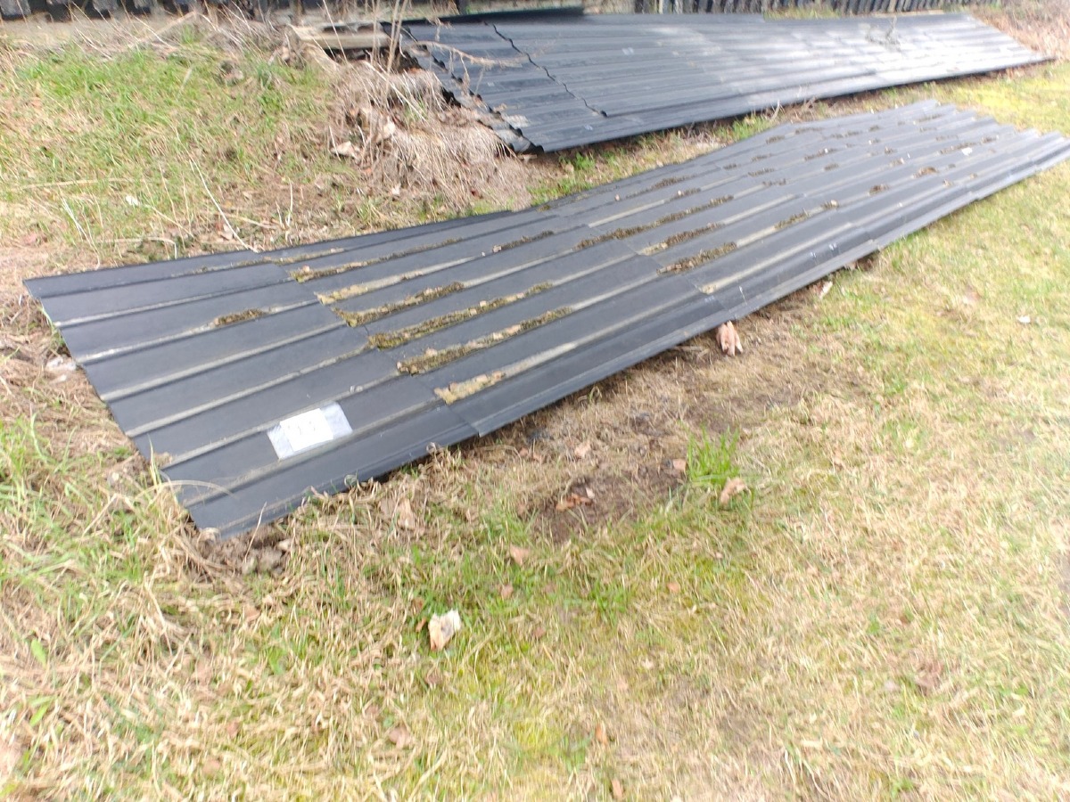 3 Ståltagplader. Eternit-look. Sorte. Mål: L: Ca 550 cm. B: 110 cm.