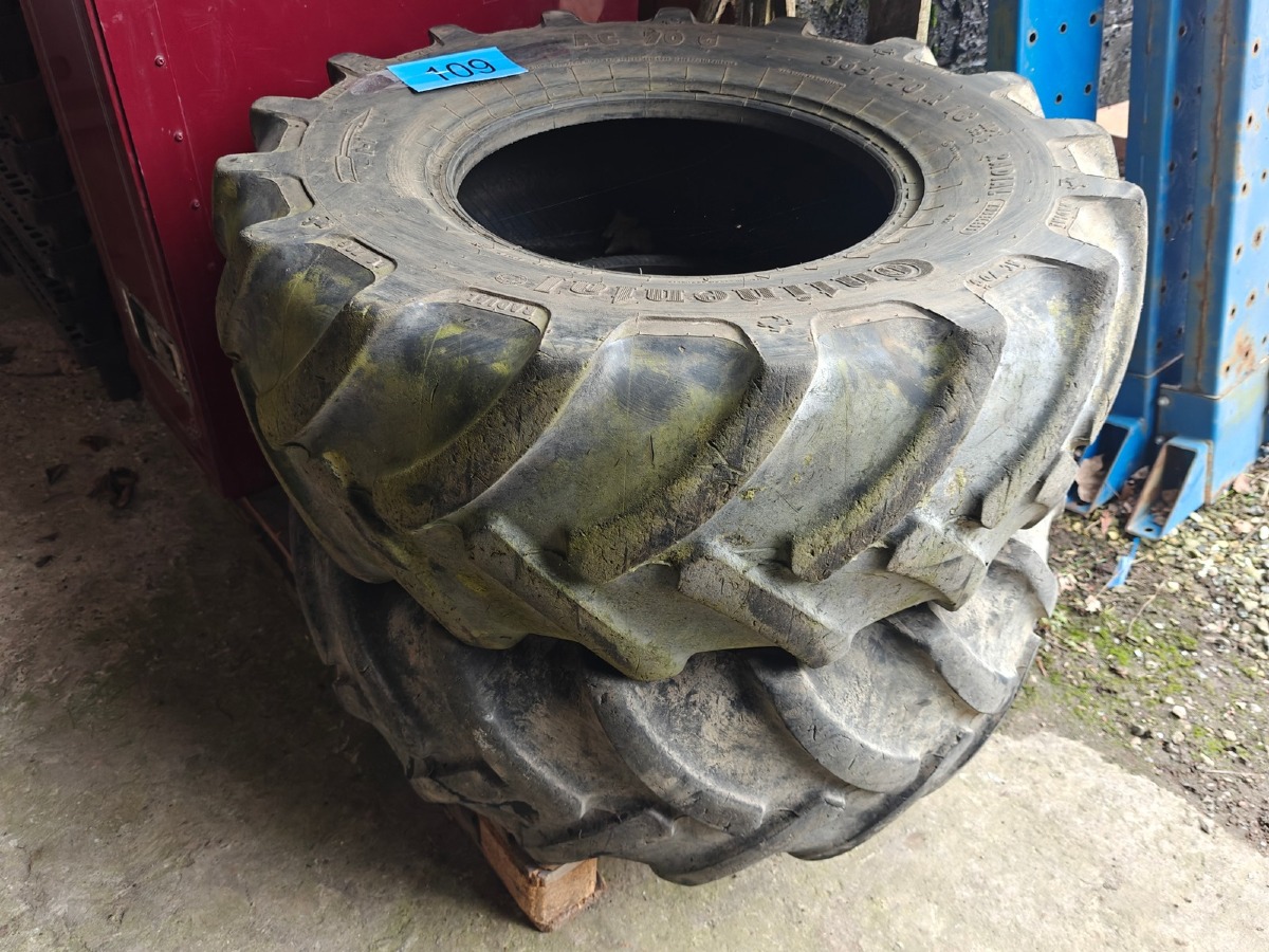 2 Traktor-/rendegraverdæk. 365/70 x 18. 