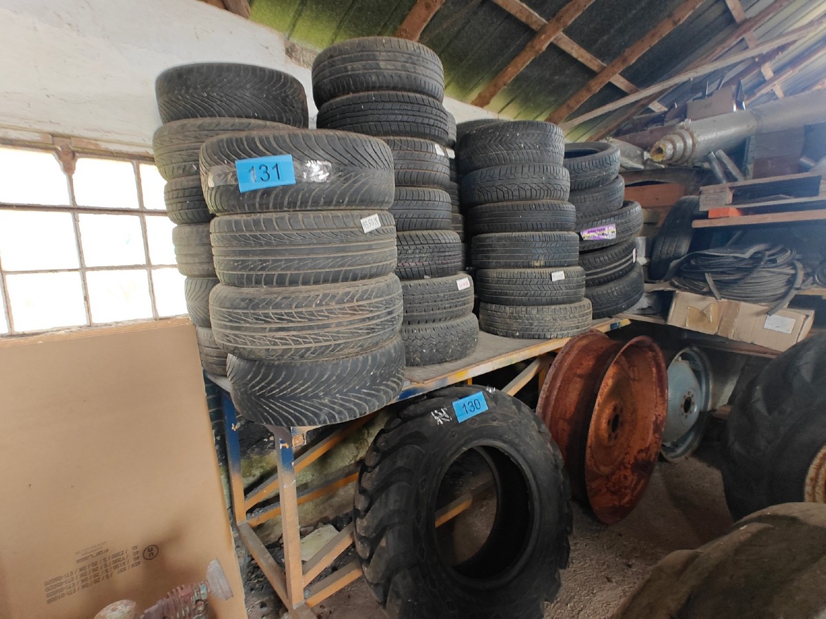 Stort parti dæk. Ass mærker og størrelser (størstedelen i 14